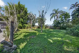 3917 Sawyerwood Rd, Sarasota, FL 34233 - Photo 46