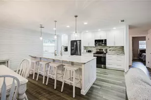 625 E Baffin Dr, Venice, FL 34293 - Photo 10