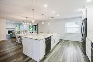 625 E Baffin Dr, Venice, FL 34293 - Photo 8