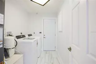 625 E Baffin Dr, Venice, FL 34293 - Photo 26