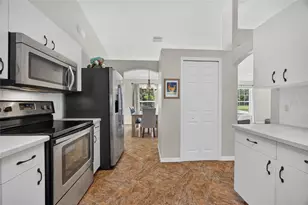 1406 Woodcrest Ln, North Port, FL 34286 - Photo 8