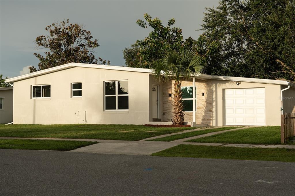 2464 Warne St - 2464 Warne St, Port Charlotte, FL 33952 Luxury Property | Jose Angel Pina