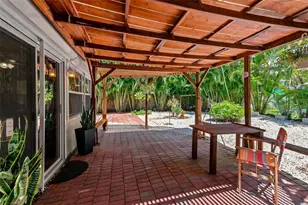 617 W Olympia Ave, Punta Gorda, FL 33950 - Photo 4