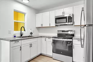 537 Capitol St, North Fort Myers, FL 33903 - Photo 6