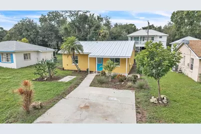 537 Capitol Street, North Fort Myers, FL 33903 - Photo 1