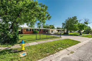 6913 W Clifton St, Tampa, FL 33634 - Photo 2