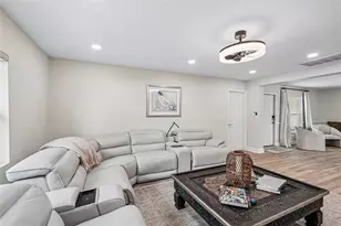 289 W Tarpon Blvd NW, Port Charlotte, FL 33952 - Photo 12