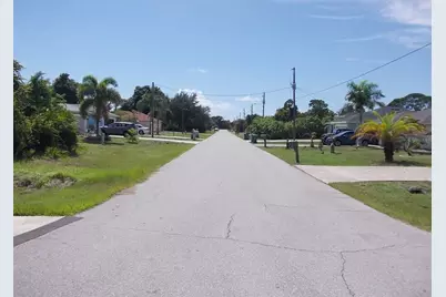 140 Swan Drive, Rotonda West, FL 33947 - Photo 4