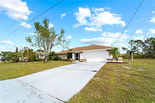 11 Pinehurst Rd, Rotonda West, FL 33947 - Photo 2