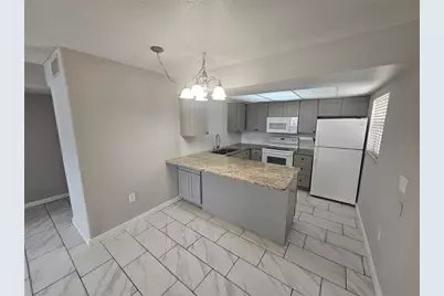 460 Base Avenue E #110, Venice, FL 34285 - Photo 6