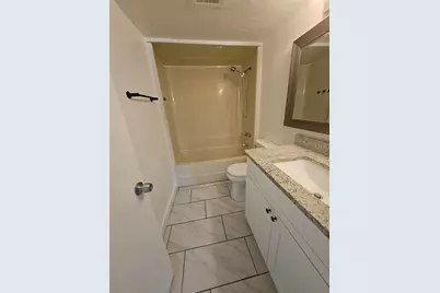 460 Base Avenue E #110, Venice, FL 34285 - Photo 10