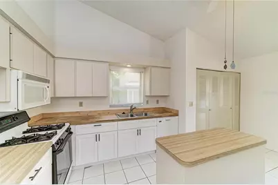 4863 Village Gardens Drive #186, Sarasota, FL 34234 - Photo 8