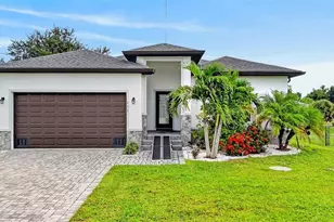 117 Thelma Dr, Rotonda West, FL 33947 - Photo 1