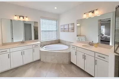13044 Tulum Loop, Venice, FL 34293 - Photo 14