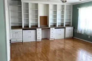 421 Palm Ave N, Saint Petersburg, FL 33703 - Photo 8