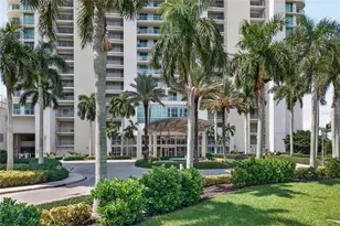 3000 Oasis Grand Blvd, Fort Myers, FL 33916 - Photo 2