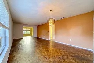 1236 Tallywood Dr, Sarasota, FL 34237 - Photo 8