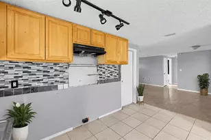 1300 Maybury Dr, Holiday, FL 34691 - Photo 4
