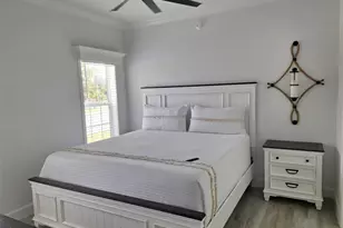 64 Fifth St, Bradenton, FL 34210 - Photo 4