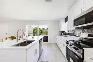 805 E Gulf Dr, Sanibel, FL 33957 - Photo 10