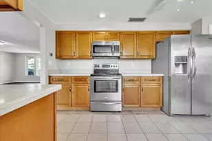 528 Magnolia Ave NW, Port Charlotte, FL 33952 - Photo 10