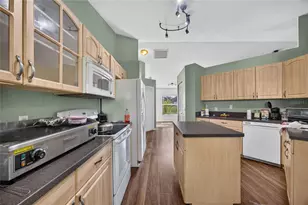 2493 Cherokee St, North Port, FL 34286 - Photo 8