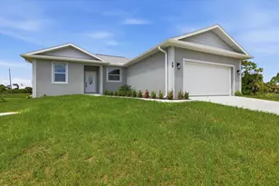 28 Coxswain Dr, Placida, FL 33946 - Photo 2