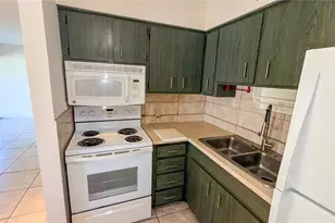 2920 Clark Rd, Sarasota, FL 34231 - Photo 10