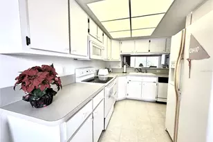 11644 SW Egret Cir, Lake Suzy, FL 34269 - Photo 12