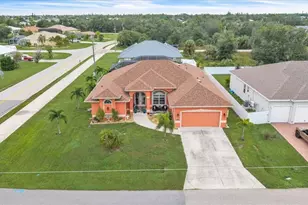 9685 Arnaz Cir, Port Charlotte, FL 33981 - Photo 2