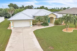 12 Tournament Rd, Rotonda West, FL 33947 - Photo 2