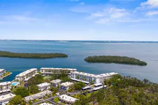 600 Sutton Pl, Longboat Key, FL 34228 - Photo 2