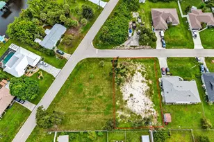 2425 Woodyglen St, Port Charlotte, FL 33948 - Photo 1