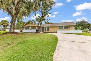 424 Vannell St, Port Charlotte, FL 33954 - Photo 2