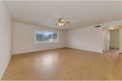 360 Base Avenue E #424, Venice, FL 34285 - Photo 8