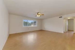 360 Base Ave E, Venice, FL 34285 - Photo 8