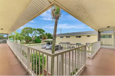 360 Base Avenue E #424, Venice, FL 34285 - Photo 4