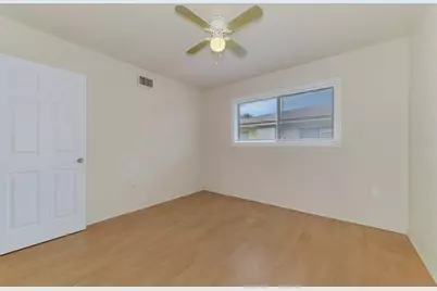 360 Base Avenue E #424, Venice, FL 34285 - Photo 26
