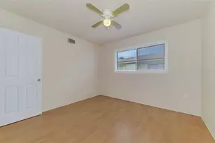 360 Base Ave E, Venice, FL 34285 - Photo 26