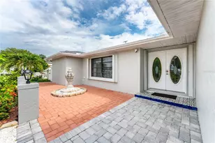 137 Dowling Ave NE, Port Charlotte, FL 33952 - Photo 4