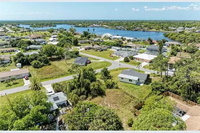 567 Lakehurst Avenue NW, Port Charlotte, FL 33952 - Photo 6