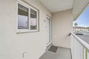 12538 SW Kingsway Cir, Lake Suzy, FL 34269 - Photo 14