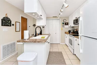 2247 Rio De Janeiro Avenue, Punta Gorda, FL 33983 - Photo 34