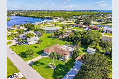539 Woodland Avenue NW, Port Charlotte, FL 33952 - Photo 4