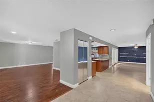 3122 Reseda Ct, Tampa, FL 33618 - Photo 6