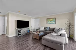 5202 Beach Dr SE, Saint Petersburg, FL 33705 - Photo 10