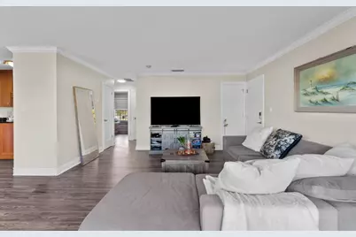 5202 Beach Drive SE #D, Saint Petersburg, FL 33705 - Photo 6