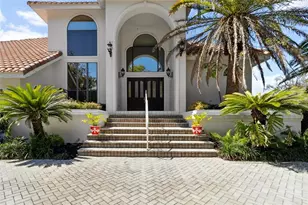 1128 N Circle Dr, Crystal River, FL 34429 - Photo 2