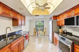 11322 W Bayshore Dr, Crystal River, FL 34429 - Photo 8