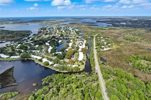 11322 W Bayshore Dr, Crystal River, FL 34429 - Photo 6